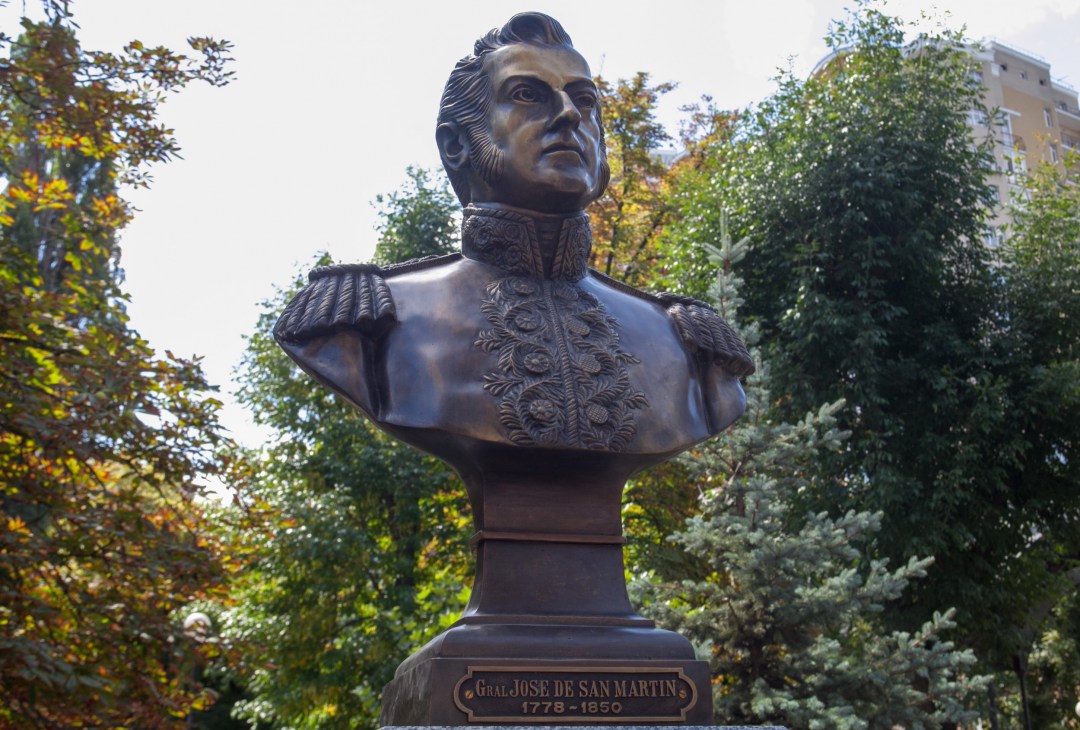 Мондриевский отметил, что открытие такого памятника является знаком дружеских и тесных отношений между Украиной и   Аргентинской республикой,   а также между Киевом и Буэнос-Айресом 