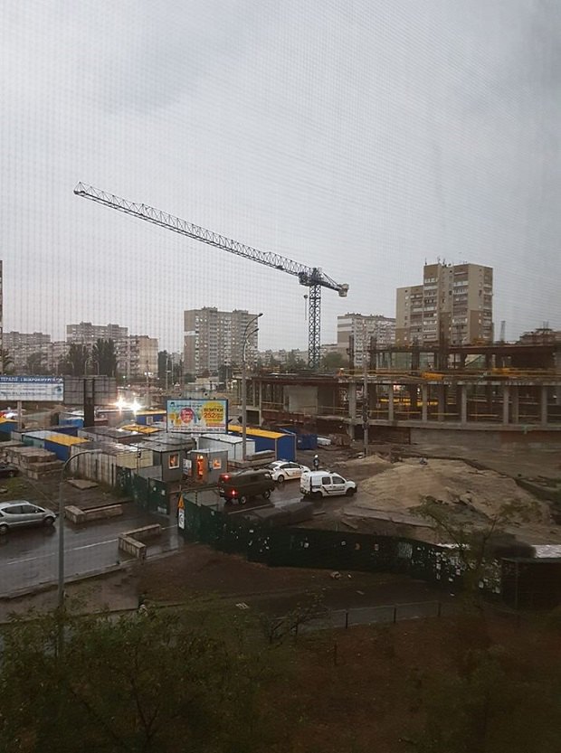 Фото: Фейсбук / Против строительства над станцией метро Героев Днепра